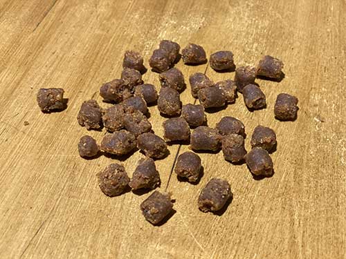 Hühnchen-Apfel-Rollos für Hunde